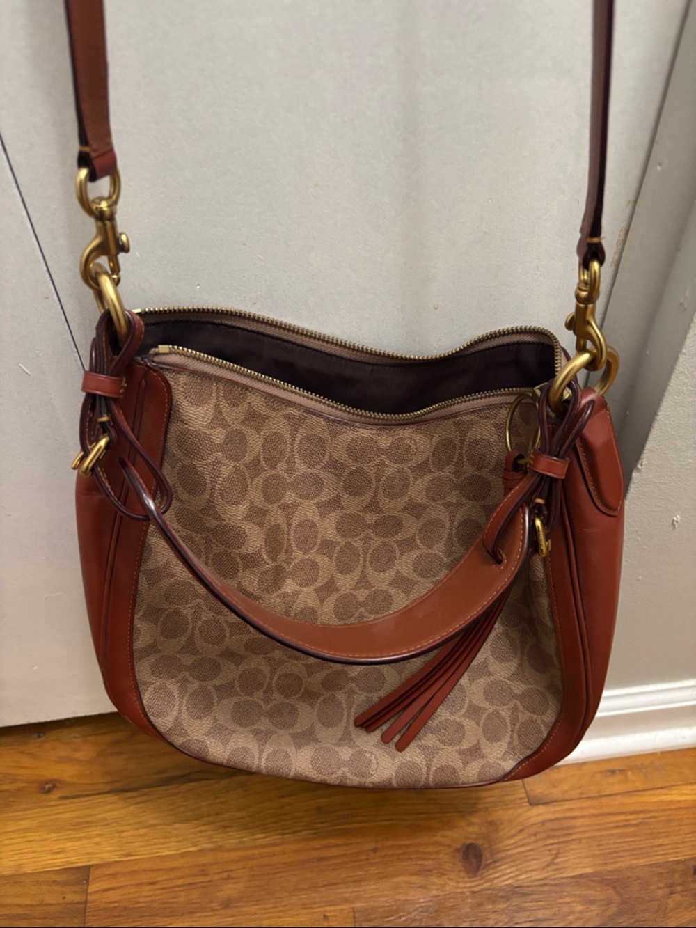 Coach Signature Canvas Shoulder Bag in Tan & Brown Leather with matching wallet